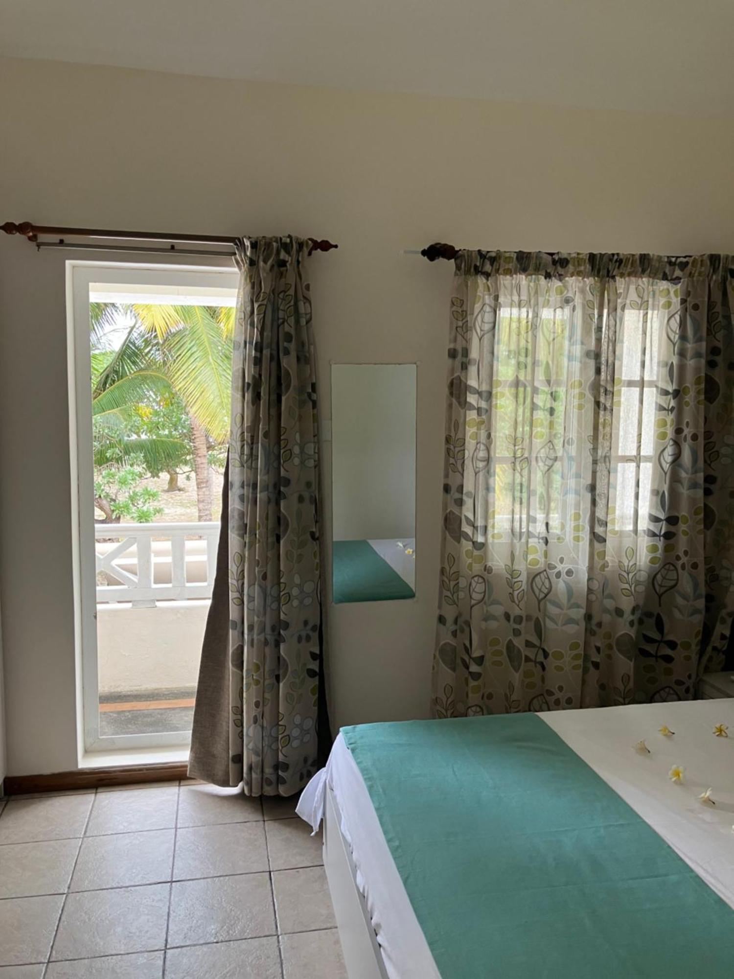 Fully Furnished Luxury Villa 3 Right On A Blue Ocean Белле-Маре Екстер'єр фото